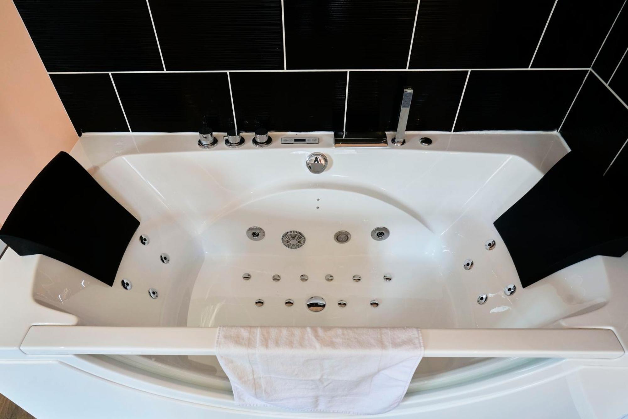 Ng Prestige L Lille L - Bouvines Balneo Apartment Tourcoing